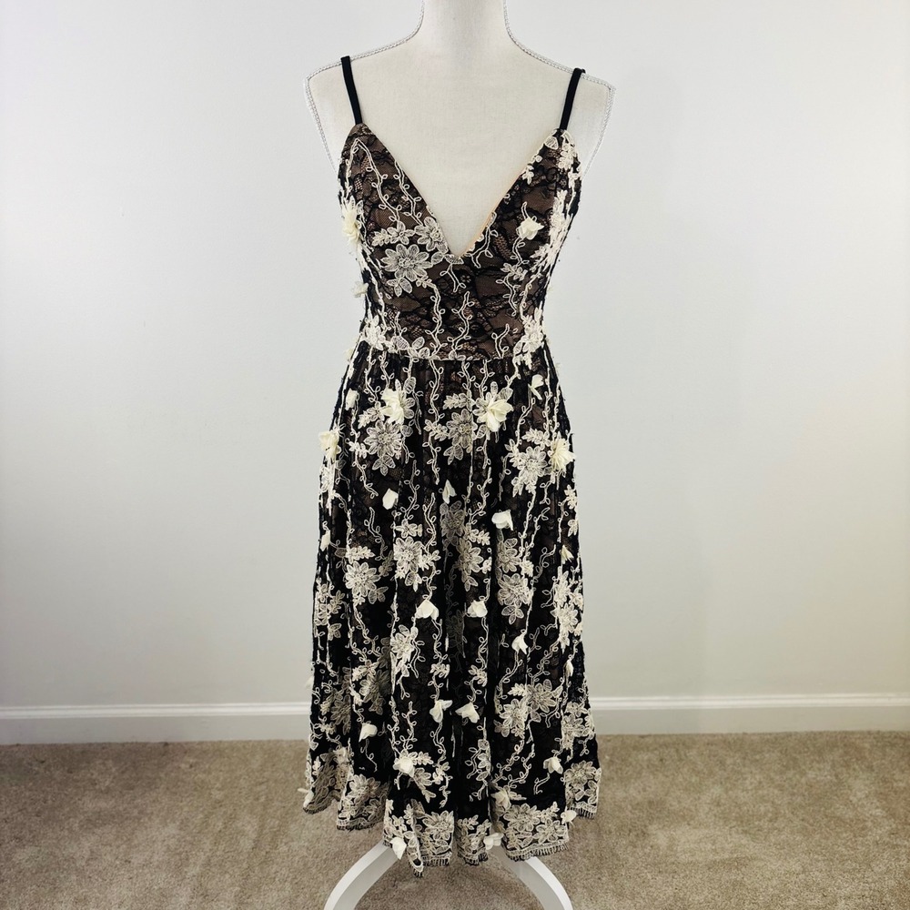 Dress the Population Tahani V-Neck Embroidered Mesh Cocktail Dress Blk/Wht Sz S - Picture 2 of 8